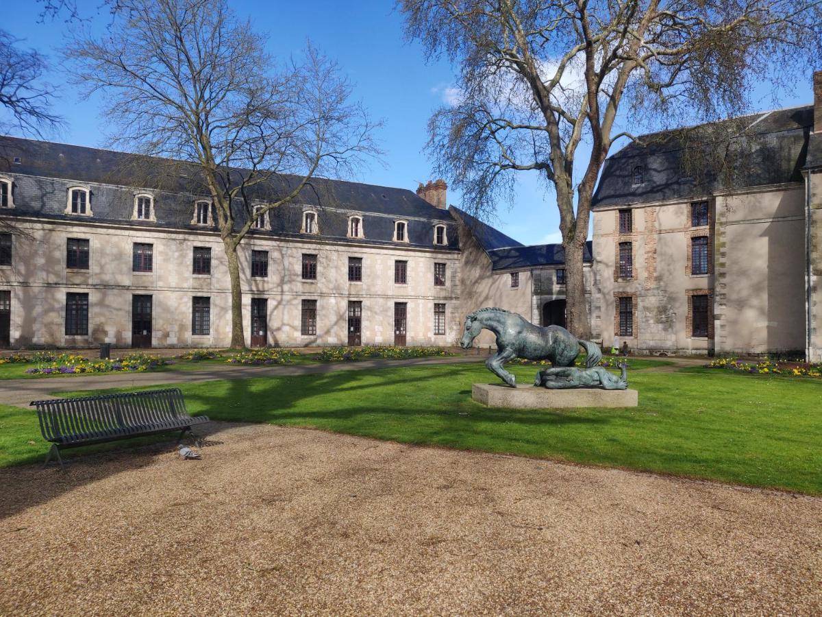 La Tranquillite Proche Des Chateaux De La Loire. Vendome Luaran gambar
